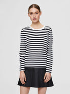 SELECTED FEMME STANDARD LS TEE STR -BLACK SNOW WHITE - WATERKANT Store -Hamburg Ottensen Altona